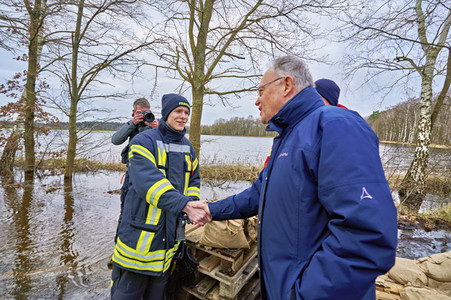 Stephan Weil besucht Hochwassergebiet in der Region Heidekreis