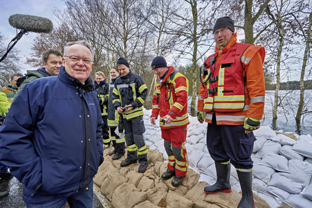 Stephan Weil besucht Hochwassergebiet in der Region Heidekreis
