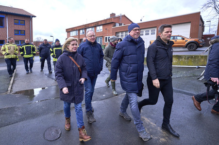 Stephan Weil besucht Hochwasser-Einsatzkräfte in der Region Hannover