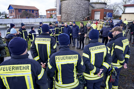 Stephan Weil besucht Hochwasser-Einsatzkräfte in der Region Hannover