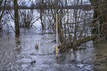 Stephan Weil besucht Hochwasser-Einsatzkräfte in der Region Hannover