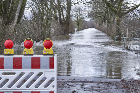 Stephan Weil besucht Hochwasser-Einsatzkräfte in der Region Hannover