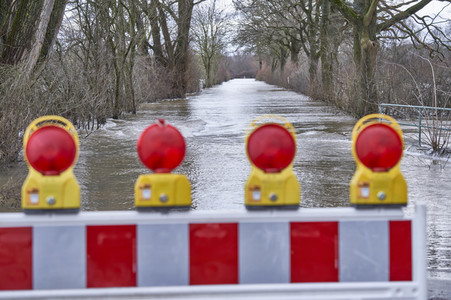Stephan Weil besucht Hochwasser-Einsatzkräfte in der Region Hannover