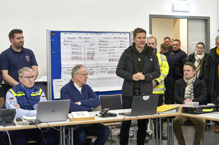 Stephan Weil besucht Hochwasser-Einsatzkräfte in der Region Hannover