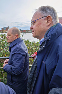 Olaf Scholz besucht das Hochwassergebiet in Verden