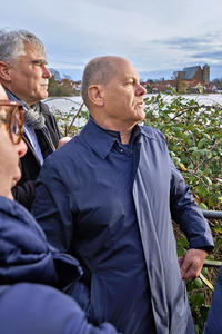 Olaf Scholz besucht das Hochwassergebiet in Verden