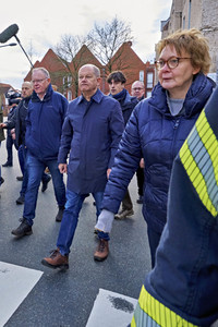 Olaf Scholz besucht das Hochwassergebiet in Verden