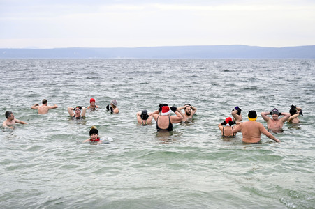 Neujahrsschwimmen am Berzdorfer See in Görlitz