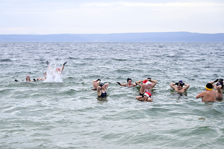 Neujahrsschwimmen am Berzdorfer See in Görlitz