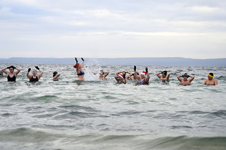 Neujahrsschwimmen am Berzdorfer See in Görlitz