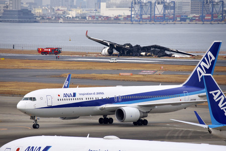 Flugzeugkollision in Tokio