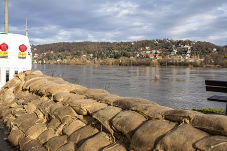 Elbe-Hochwasser in Dresden