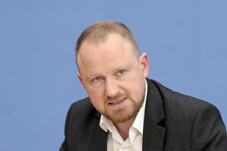 Bundespressekonferenz zur Gründung der Partei Bündnis Sahra Wagenknecht in Berlin