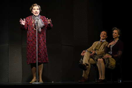 Theaterprobe 'Knapp daneben ist auch vorbei - Die Diva der falschen Töne' in Berlin