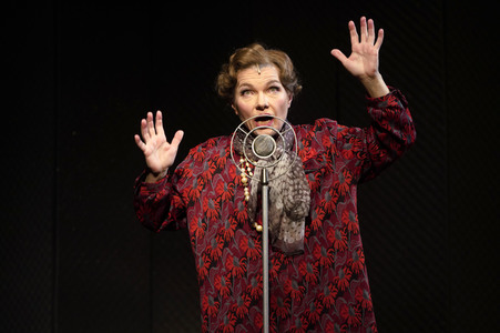 Theaterprobe 'Knapp daneben ist auch vorbei - Die Diva der falschen Töne' in Berlin