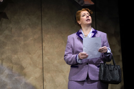 Theaterprobe 'Knapp daneben ist auch vorbei - Die Diva der falschen Töne' in Berlin