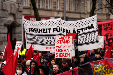 Luxemburg-Liebknecht-Demonstration 2024 in Berlin