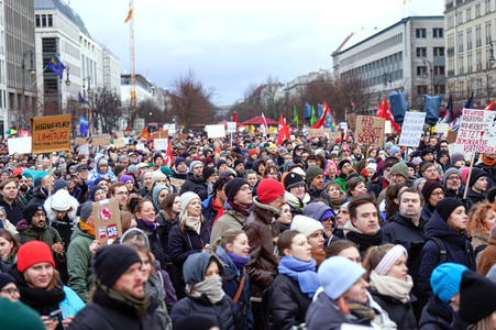 Kundgebung gegen die AfD am Brandenburger Tor in Berlin