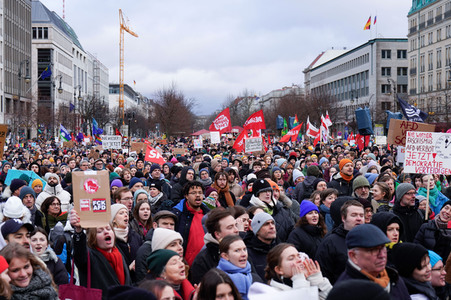 Kundgebung gegen die AfD am Brandenburger Tor in Berlin
