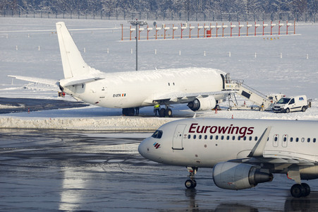 Winterdienst auf dem Flughafen Köln/Bonn
