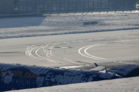 Winterdienst auf dem Flughafen Köln/Bonn