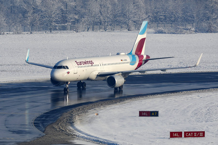 Winterdienst auf dem Flughafen Köln/Bonn