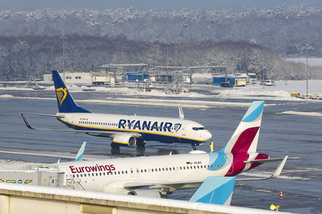 Winterdienst auf dem Flughafen Köln/Bonn