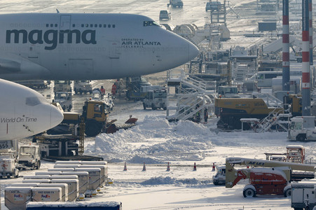 Winterdienst auf dem Flughafen Köln/Bonn