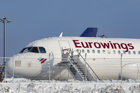 Winterdienst auf dem Flughafen Köln/Bonn