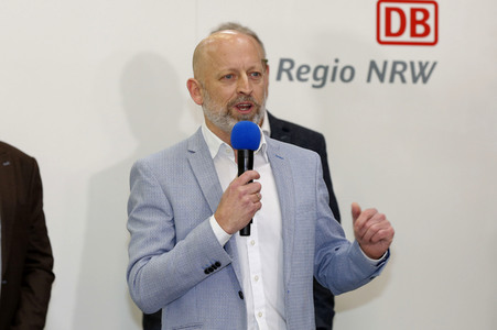 Präsentation der Karnevals S-Bahn für die Session 2024 in Köln