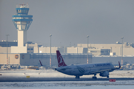 Winterdienst auf dem Flughafen Köln/Bonn