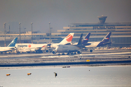 Winterdienst auf dem Flughafen Köln/Bonn