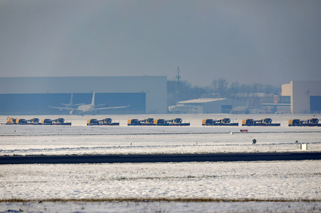 Winterdienst auf dem Flughafen Köln/Bonn