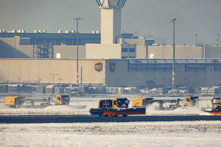 Winterdienst auf dem Flughafen Köln/Bonn