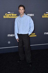 Season 12 Premiere 'Lass es, Larry!' in Los Angeles