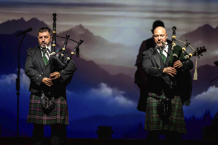 Tanzshow 'Cornamusa - World of Pipe Rock and Irish Dance' in Erf
