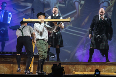 Tanzshow 'Cornamusa - World of Pipe Rock and Irish Dance' in Erf