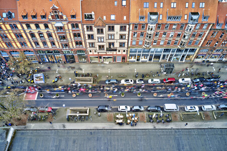 Bunt statt Braun-Demonstration in Hannover