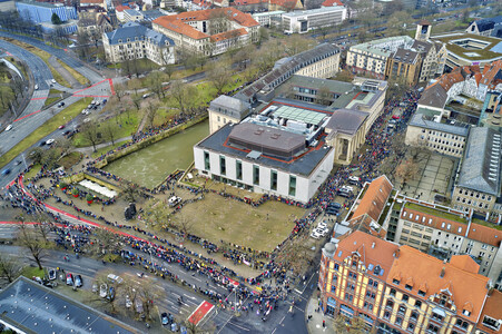 Bunt statt Braun-Demonstration in Hannover