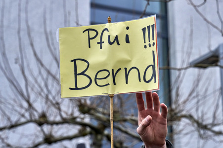 Bunt statt Braun-Demonstration in Hannover