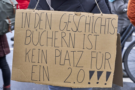 Bunt statt Braun-Demonstration in Hannover