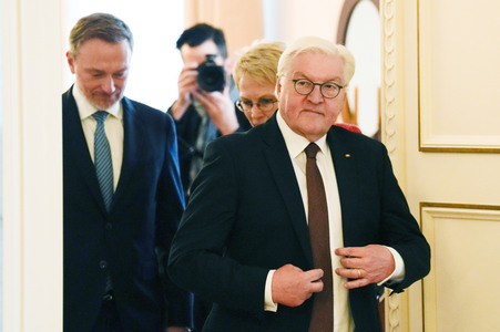 Übergabe der Wohlfahrtsbriefmarken in Berlin