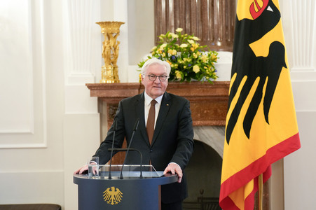 Übergabe der Wohlfahrtsbriefmarken in Berlin