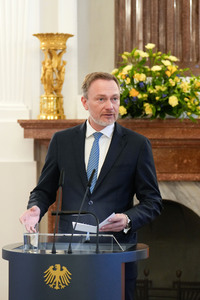 Übergabe der Wohlfahrtsbriefmarken in Berlin