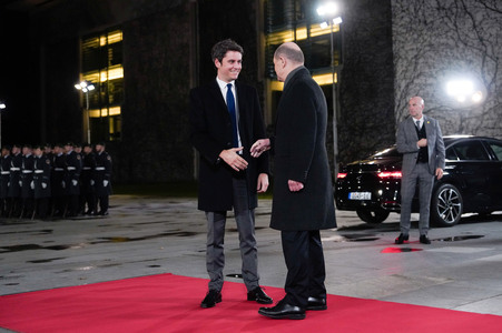 Empfang des französischen Premierministers im Kanzleramt in Berlin