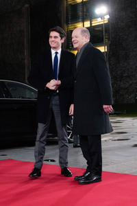 Empfang des französischen Premierministers im Kanzleramt in Berlin