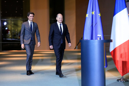 Empfang des französischen Premierministers im Kanzleramt in Berlin