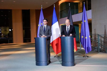 Empfang des französischen Premierministers im Kanzleramt in Berlin