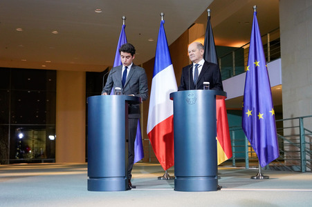 Empfang des französischen Premierministers im Kanzleramt in Berlin