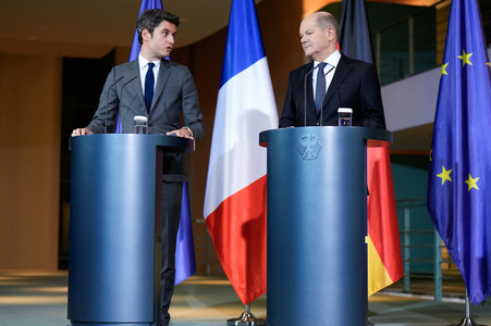 Empfang des französischen Premierministers im Kanzleramt in Berlin